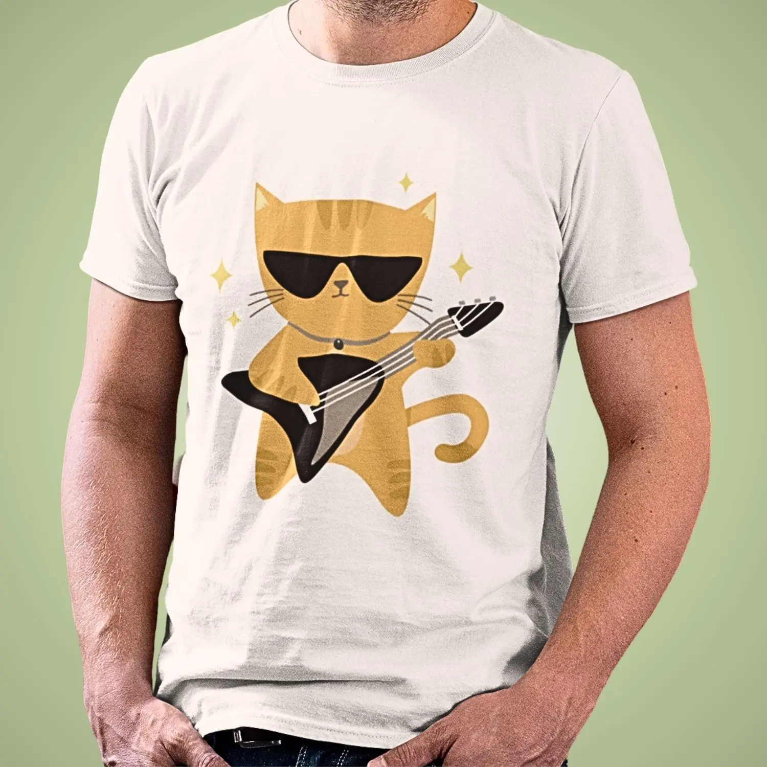 Camiseta com desenho de gato tocando guitarra