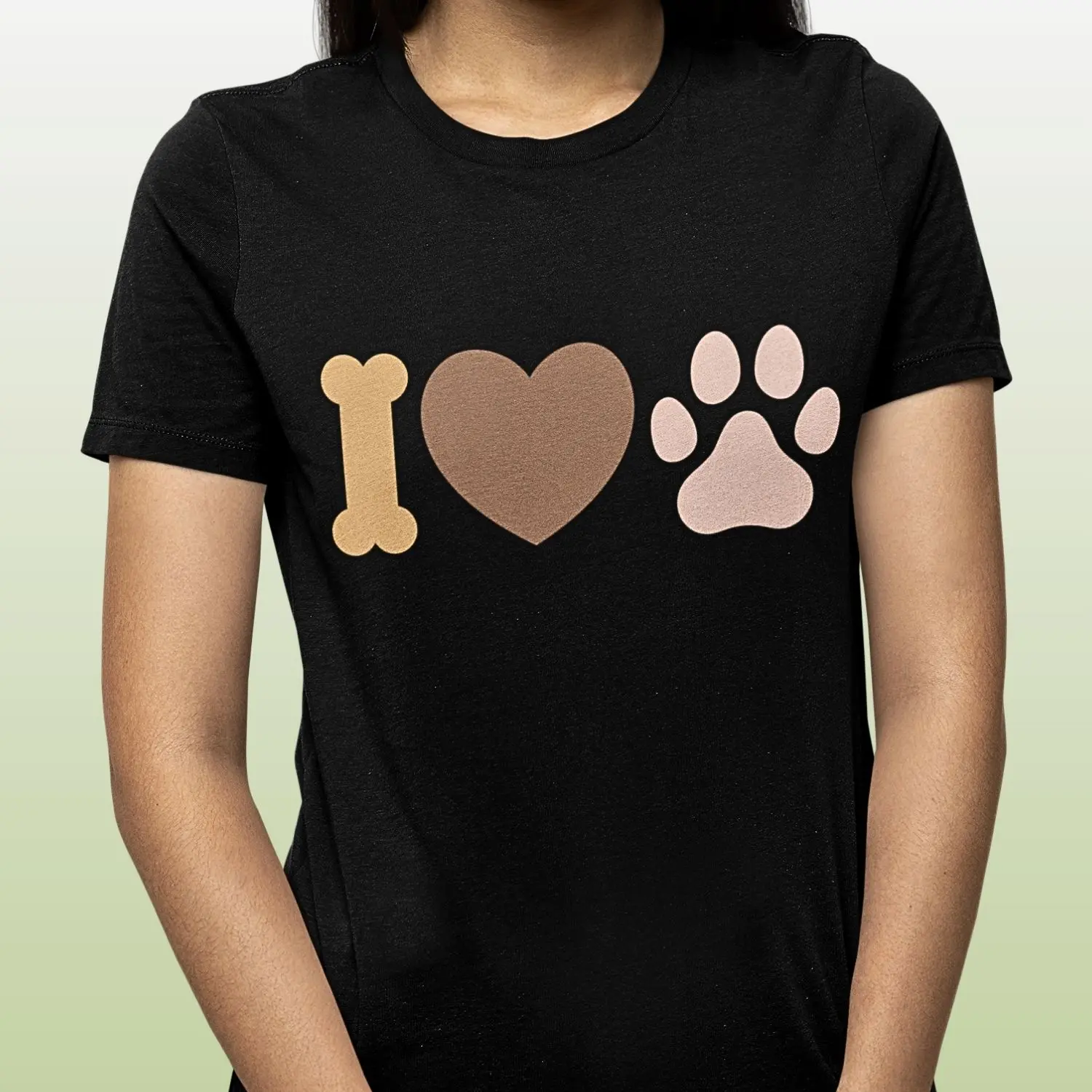 camiseta com desenho de um ossinho, um coração e uma patinha