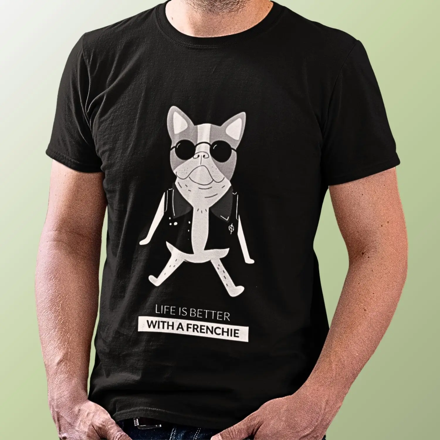 camiseta com desenho de um cachorro buldogue francês