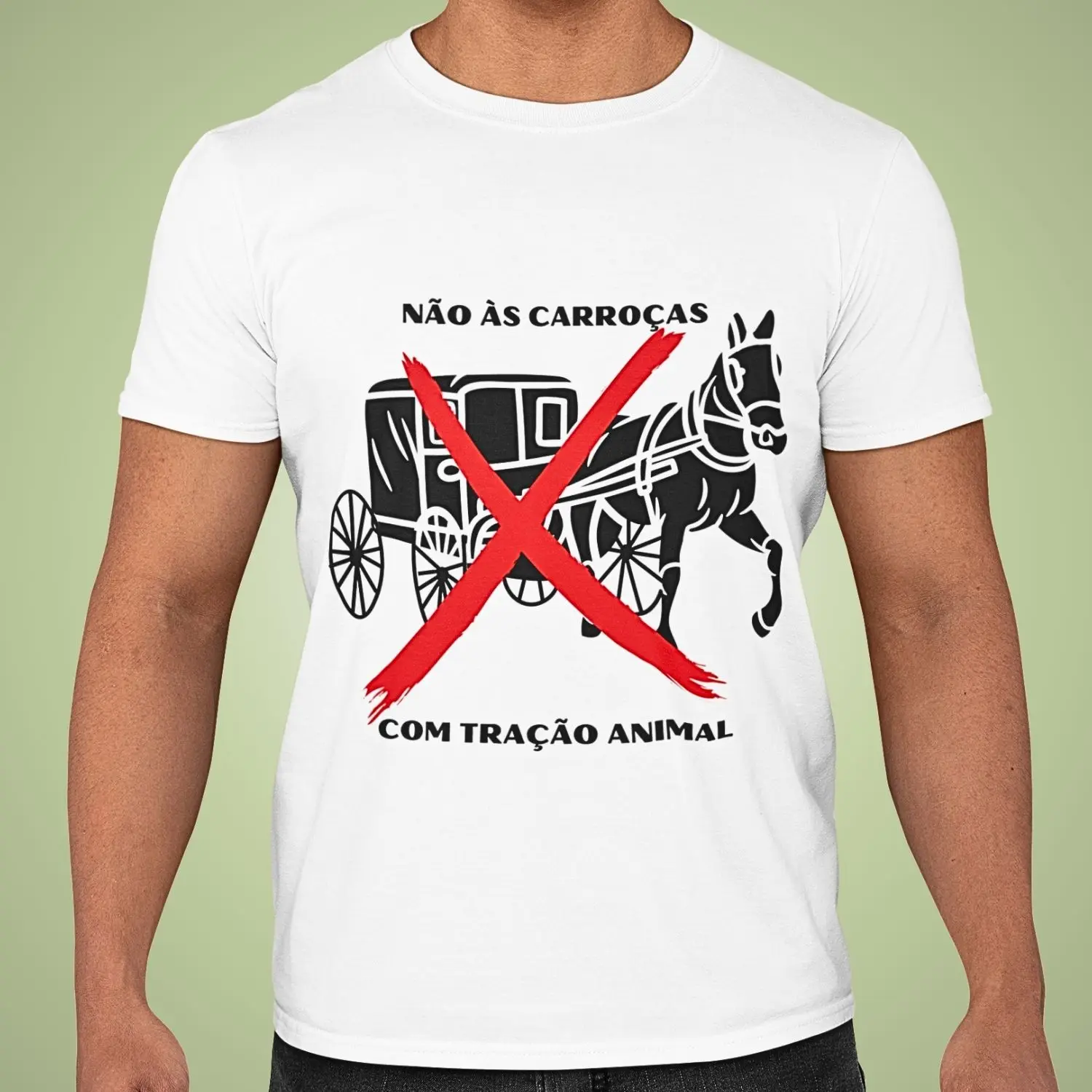camiseta com desenho de uma carroça com tração animal e um x vermelho por cima