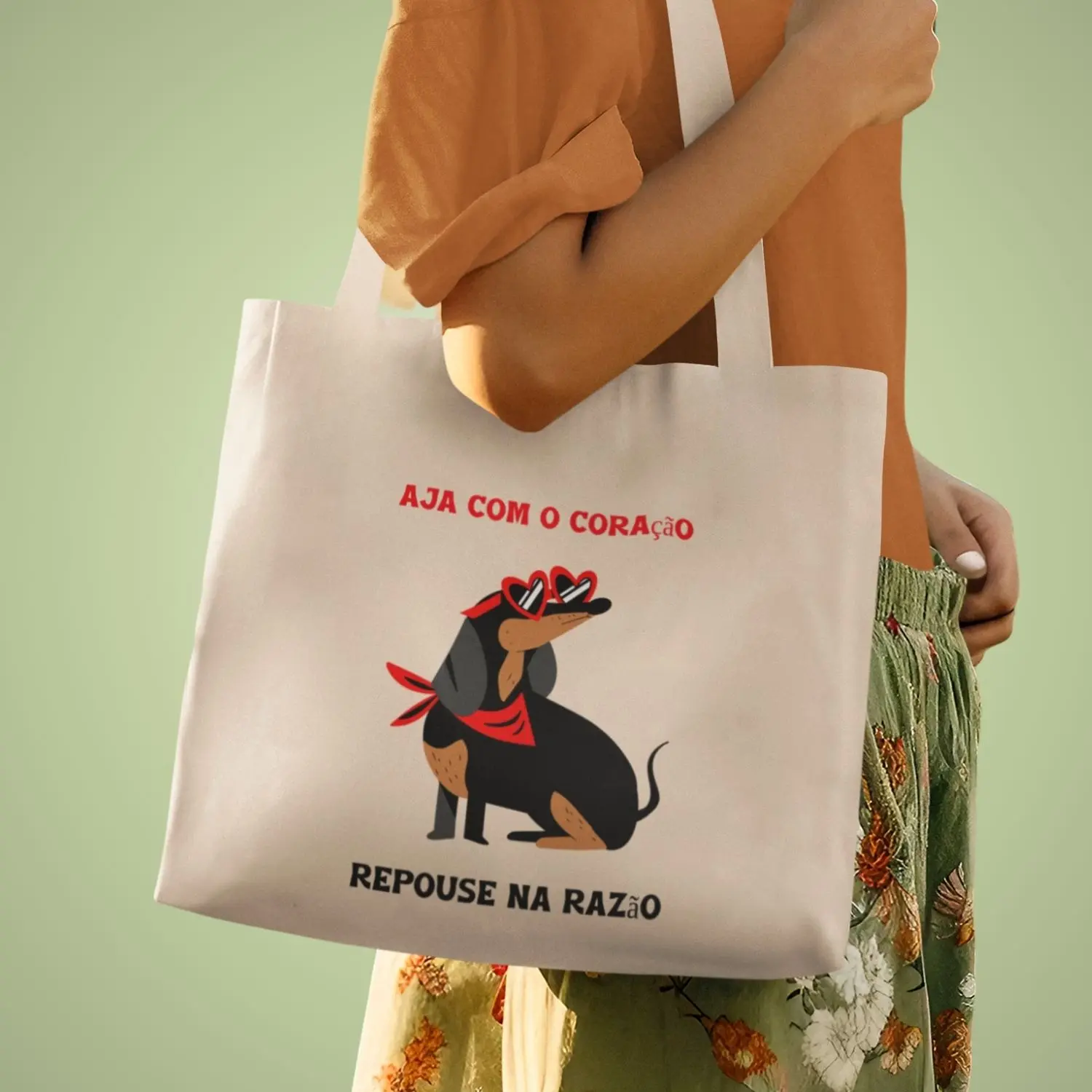 Ecobag com estampa de cachorros e frase positiva