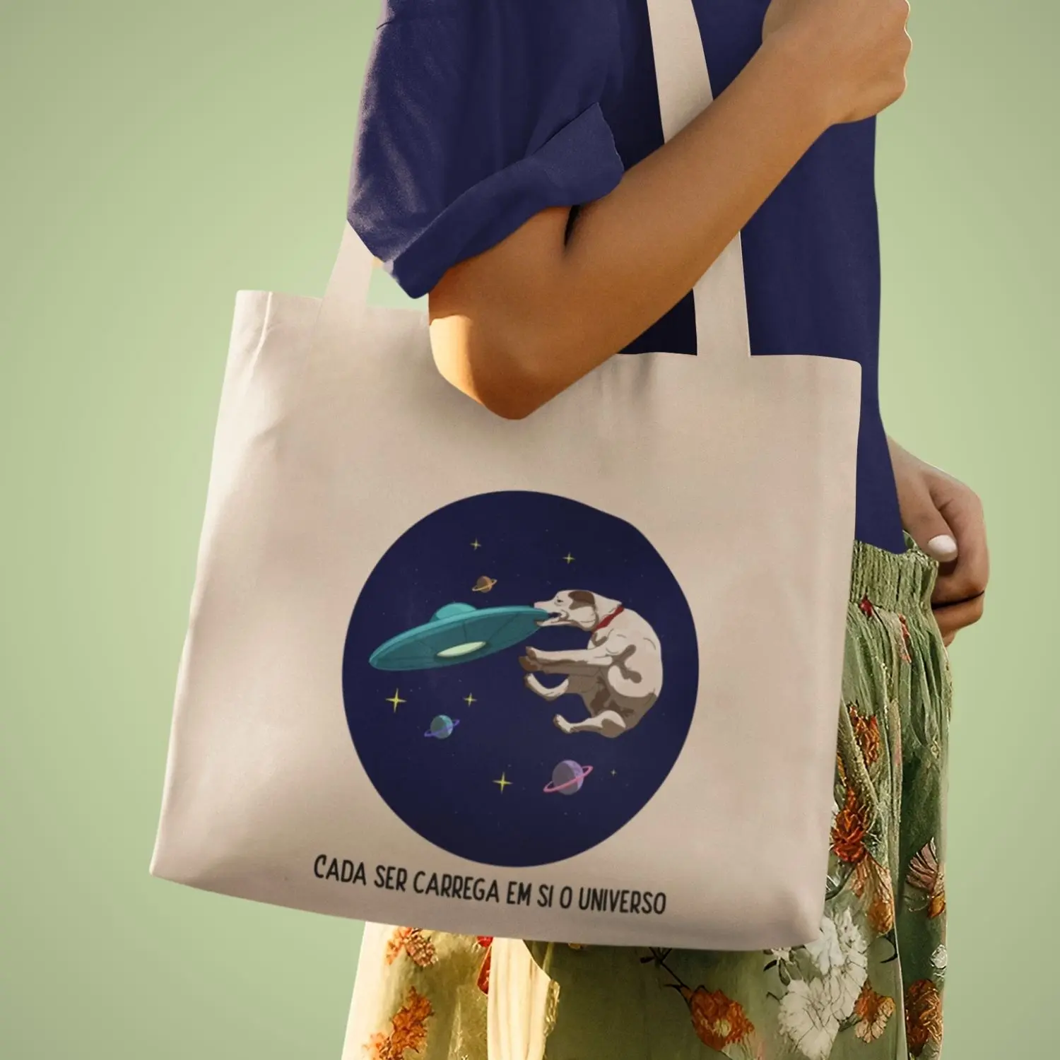 Ecobag com estampa de cachorros e frase positiva